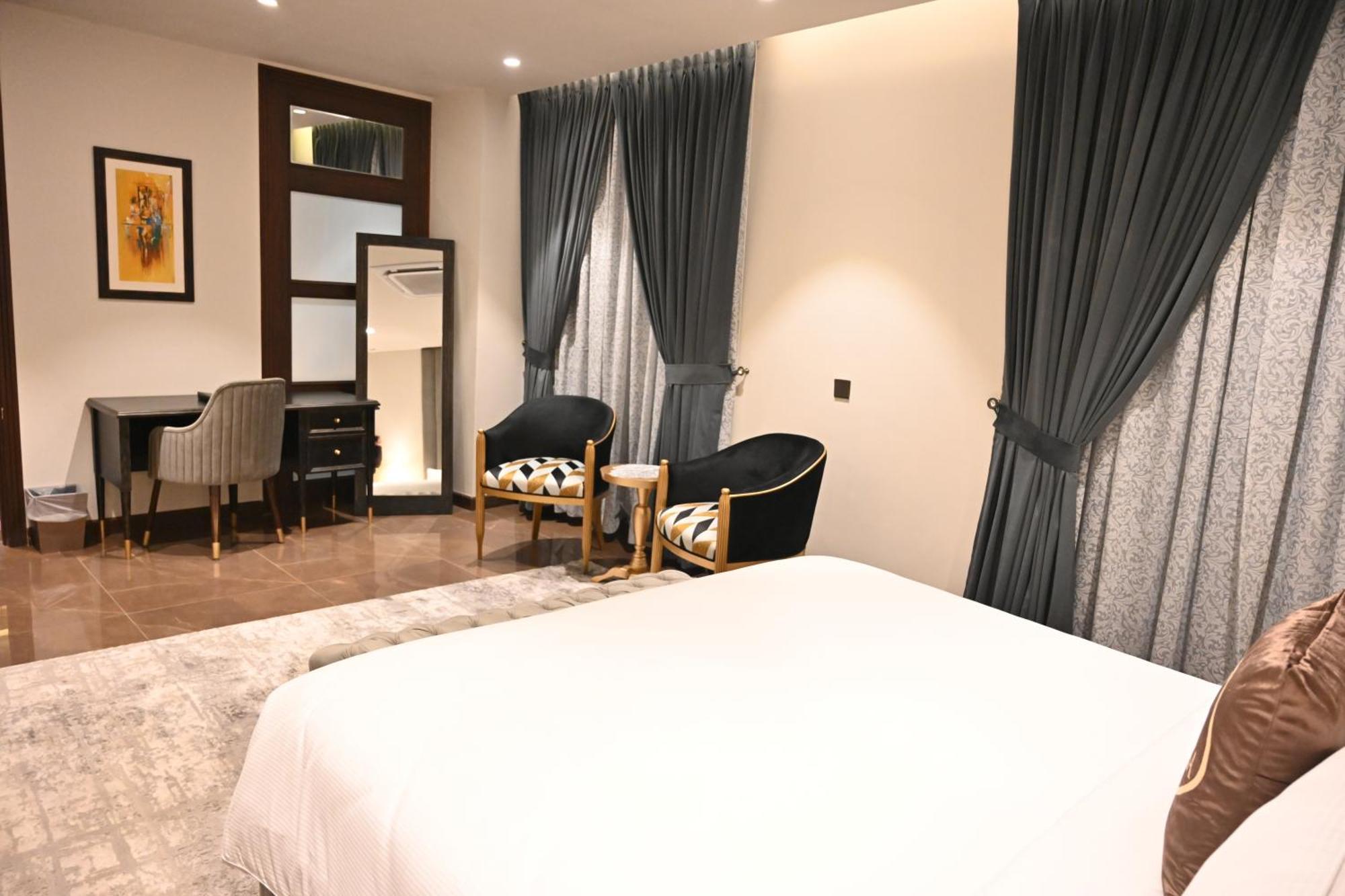 Jacaranda Heights Hotel Islamabad Bagian luar foto